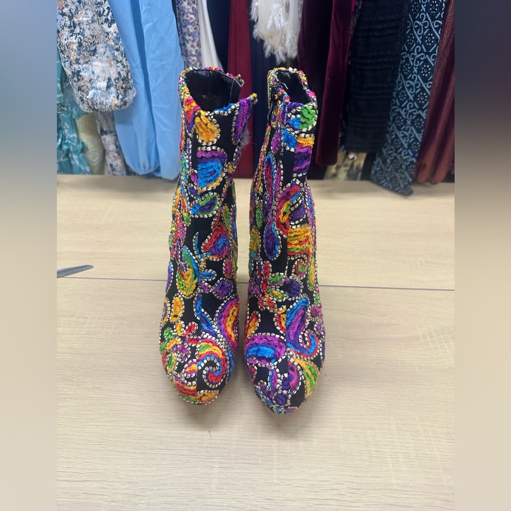 Kitulandry Multicolored High Heeled Boots Size 8.5 EUC